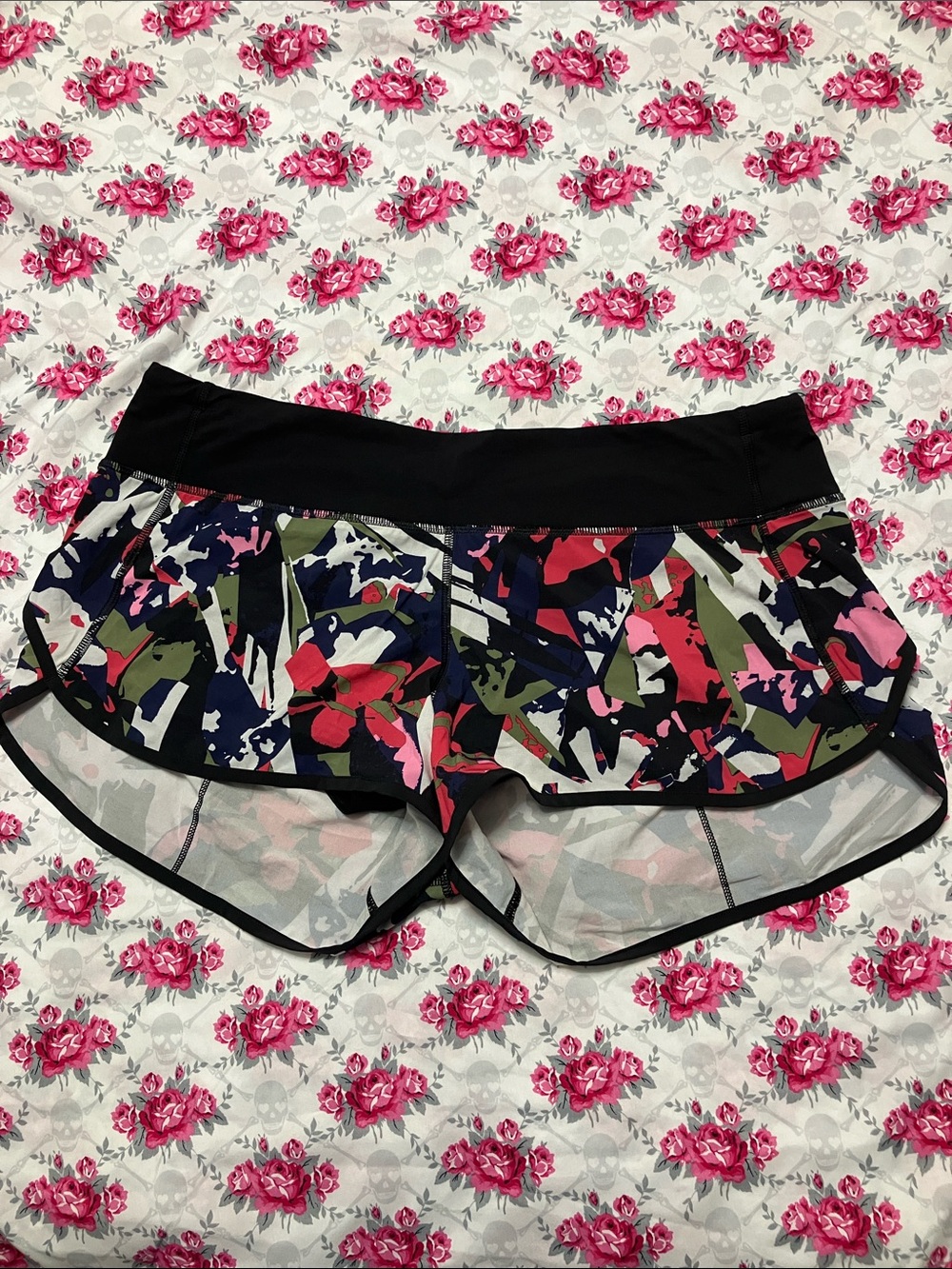 Lululemon Speed Short 2.5” Sz 10 in Pop Cut Boom Juice Multi/Black - Picture 4 of 12